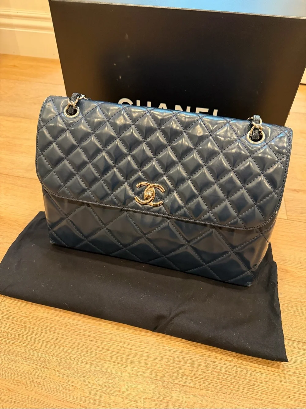 CHANEL classic quilted